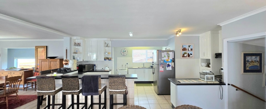 5 Bedroom Property for Sale in Franskraal Western Cape